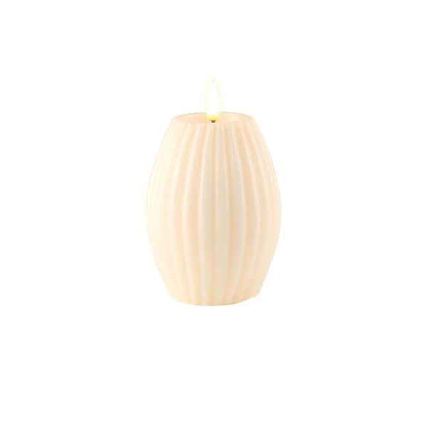LED Kerze Gerillt Creme 7,5 x 10 cm