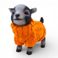 Dekofigur Ziege mit Pullover in Orange – Tierfigur aus Polyresin 16 cm