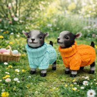 Dekofigur Ziege mit Pullover in Orange – Tierfigur aus Polyresin 16 cm