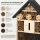 Insektenhotel aus Holz mit Bambus und Tannenzapfen
